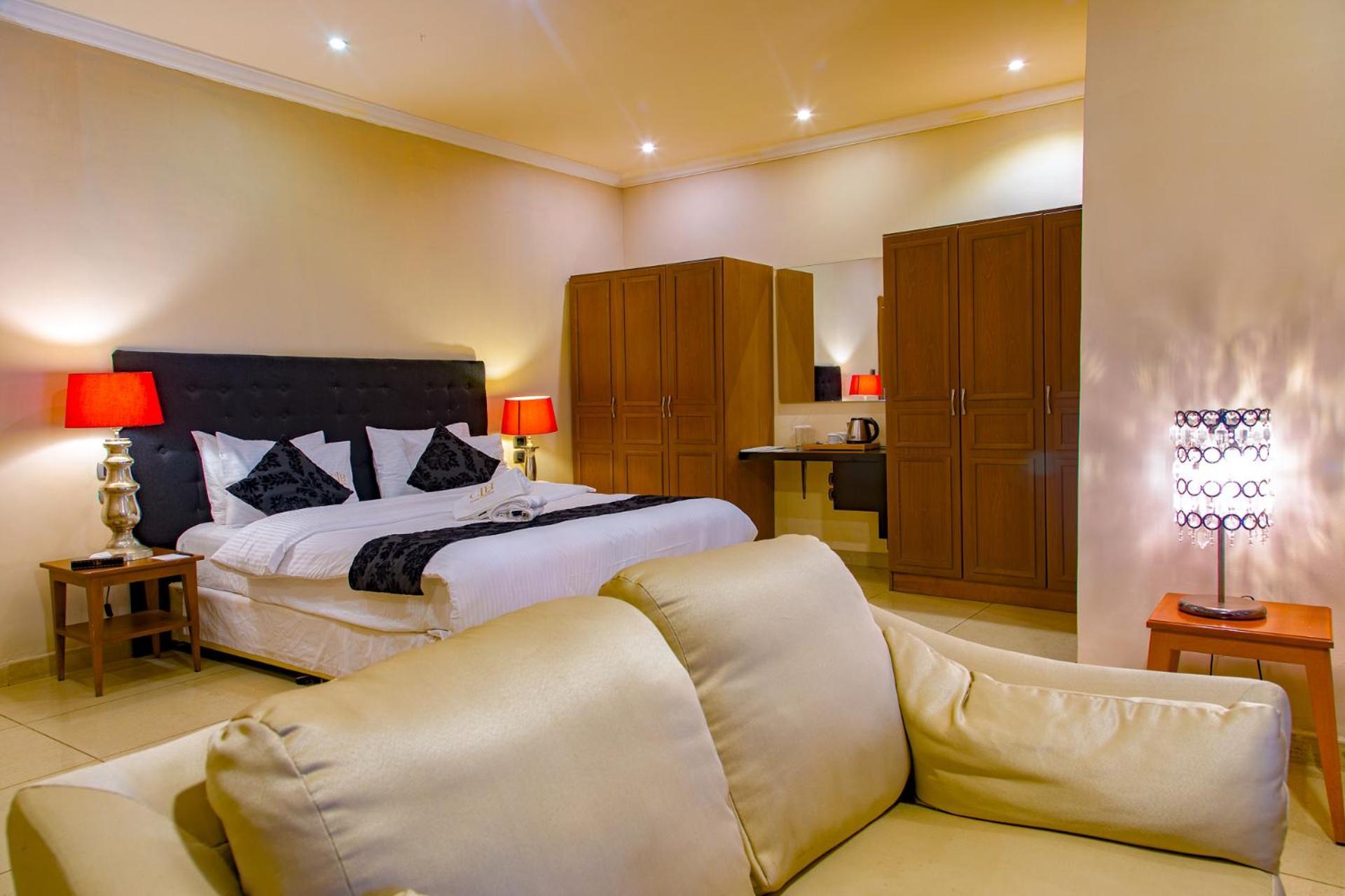 The Country Lodge Hotel Freetown Exterior foto