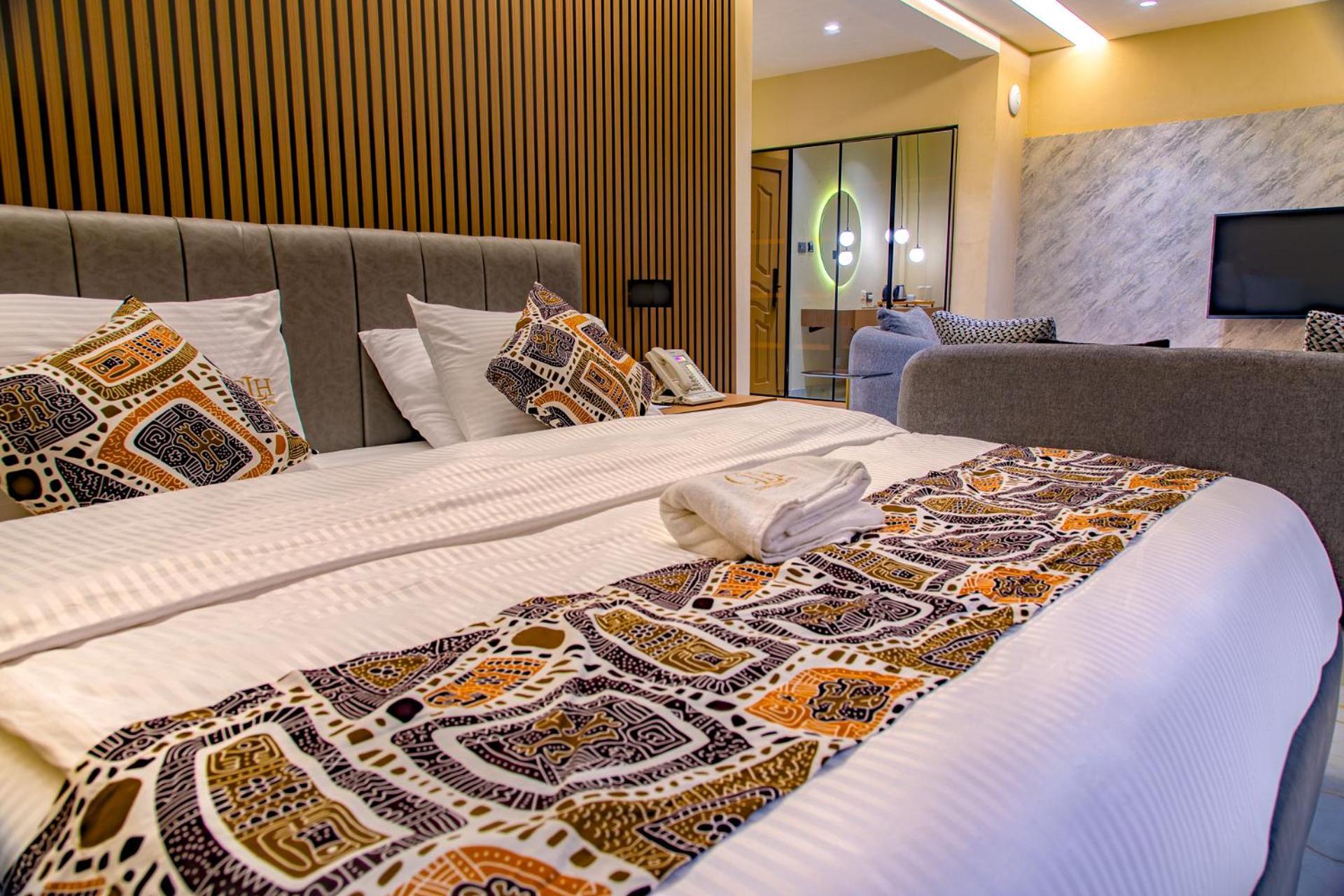 The Country Lodge Hotel Freetown Exterior foto
